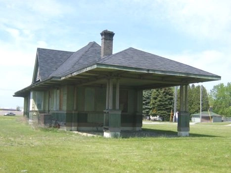 MILW Menominee MI Depot